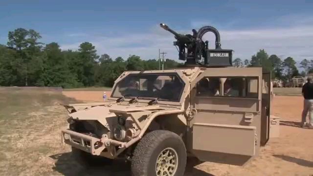 陆军实弹30毫米车辆武器演示